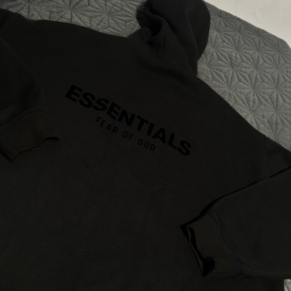 Fear of God ESSENTIALS Black Pullover Hoodie - Picture 3 of 3